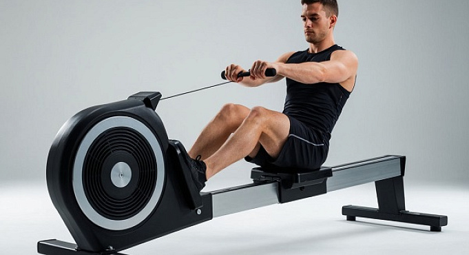 Гребной тренажёр: чем он полезен и как правильно заниматься